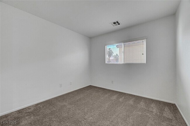 Building Photo - 2431 Lilac Cove St