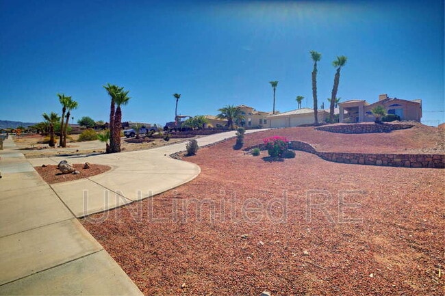 Building Photo - 304 Acoma Blvd S