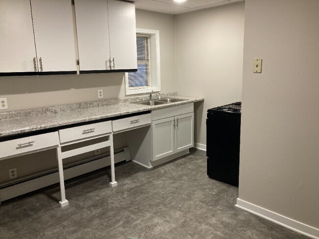 Building Photo - 155 College Ave