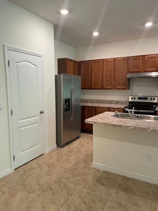 Building Photo - 1249 Yellow Finch Dr