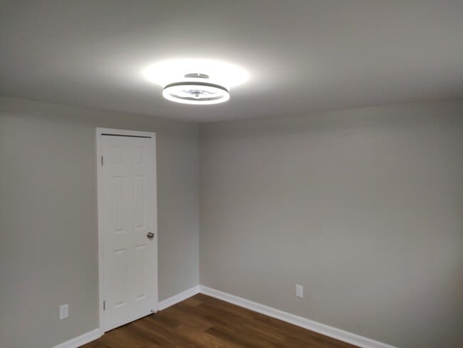 Building Photo - 2652 Landsburn Dr