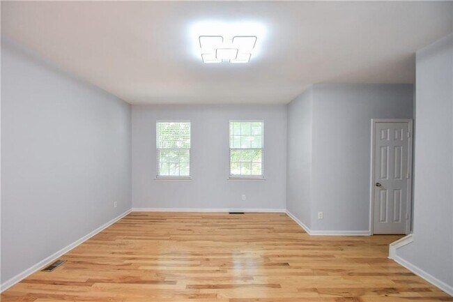 Building Photo - 2201 Landing Walk Dr