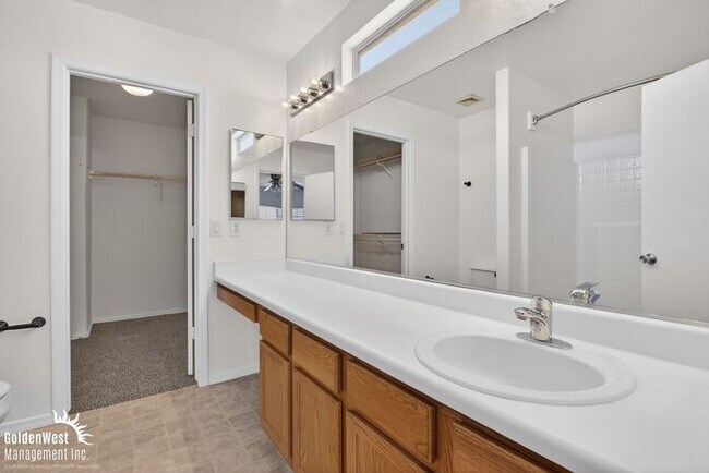 Building Photo - Beautiful 5Bdm 3Ba Home with Loft in the Heart Florence, AZ!
