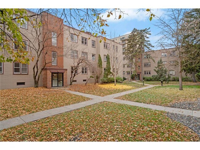 Building Photo - 3142 W Bde Maka Ska Blvd