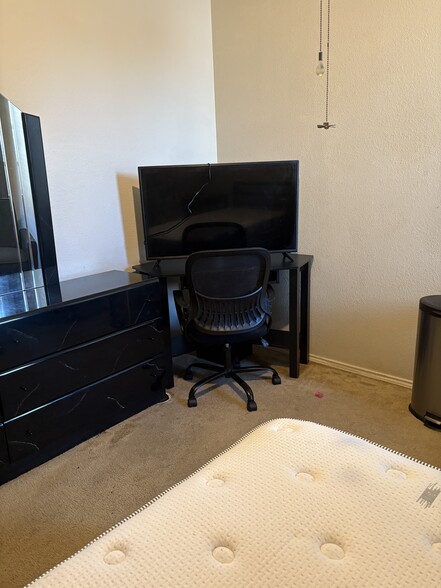 Bedroom - 2312 Orchid Dr