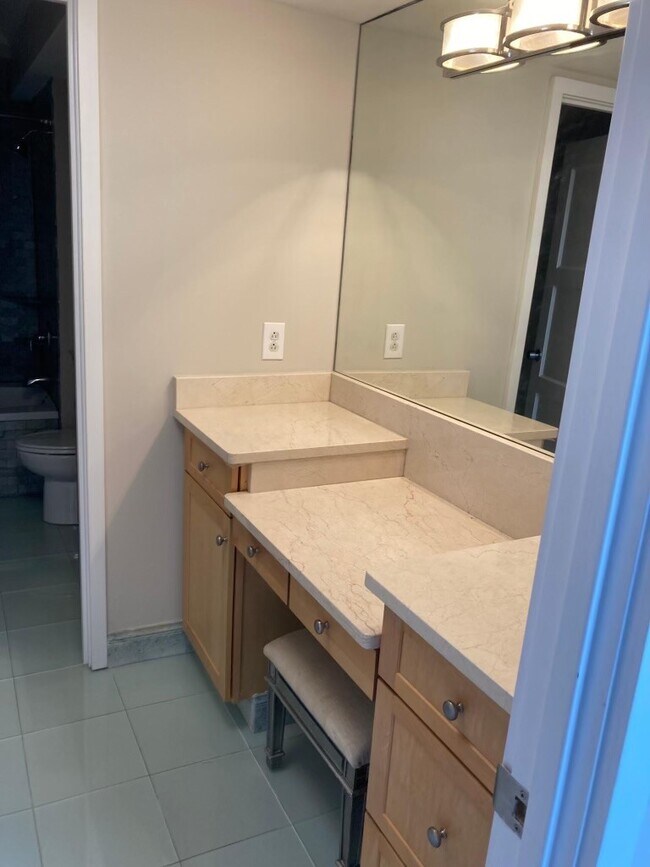 Building Photo - 1131 Stringers Ridge Rd