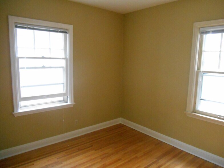 Bed Rm 1 - 2912 France Ave S