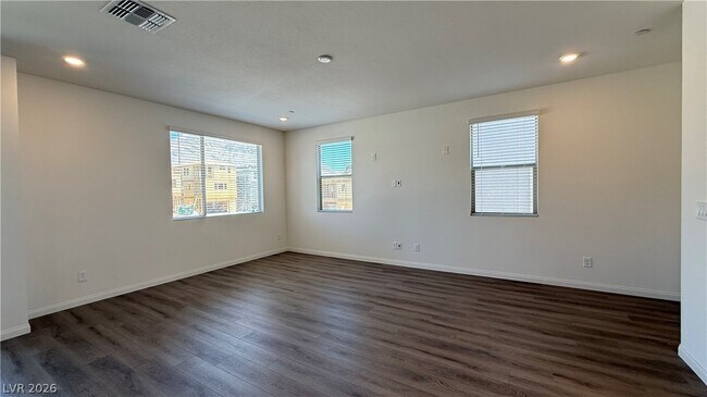 Building Photo - 1513 Bat Hawk St