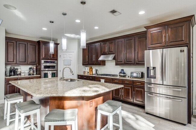 Building Photo - 4 Bedroom/3 Bathroom  Aviara Subdivision