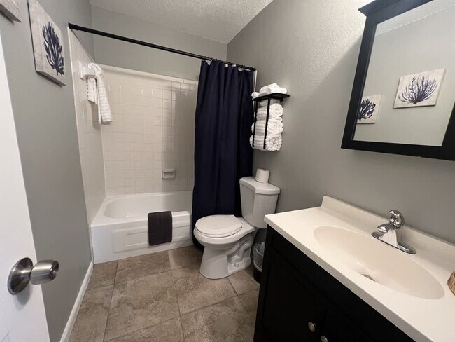 Building Photo - 13921 19th St