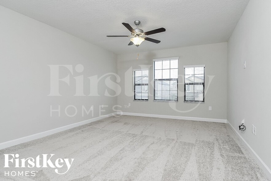 Building Photo - 9823 Ivory Dr