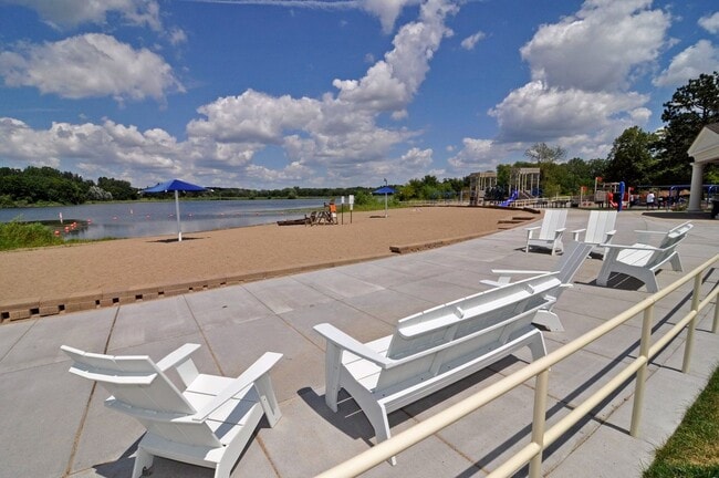 Building Photo - 238 N Irving Ave