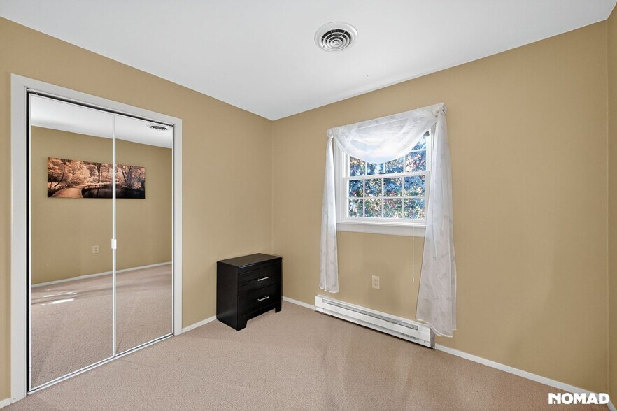 Building Photo - 25 Locust Cir