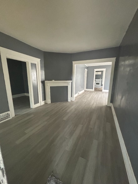 Building Photo - 4169 E 116th St