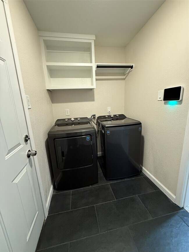 Building Photo - 4747 Clover St