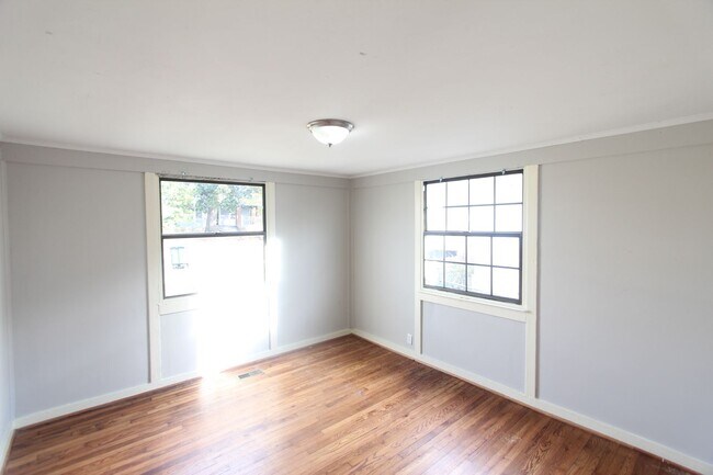 Building Photo - 1705 2nd Ct W