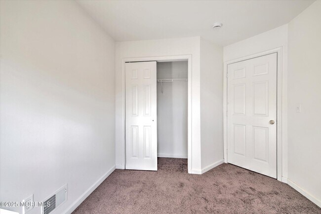 Building Photo - 1 Esplanade Way