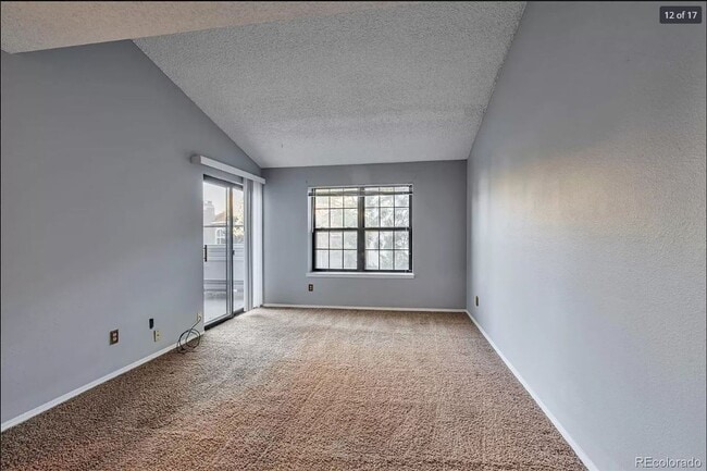 Building Photo - 942 S Walden St