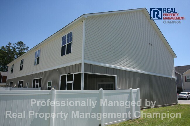 Building Photo - Beautiful Two-Story Townhome with Attached...