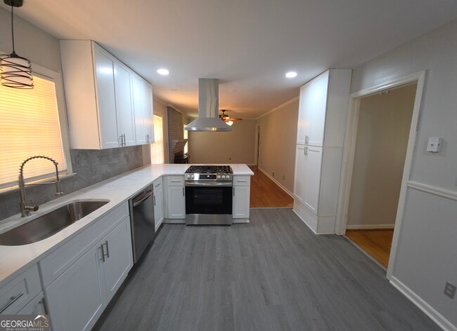 Building Photo - 3988 Rainbow Dr
