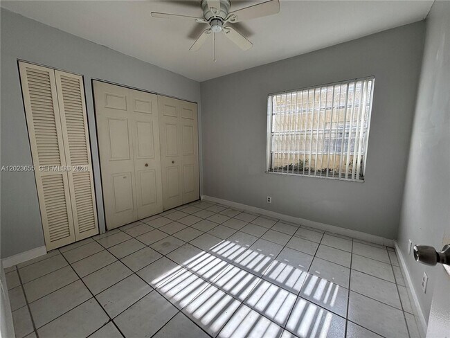 Building Photo - 11512 Royal Palm Blvd
