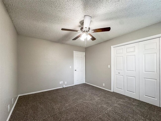 Building Photo - 2108 Shorewood Ln