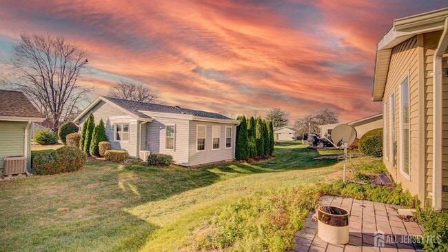 Building Photo - 368 Metuchen Dr