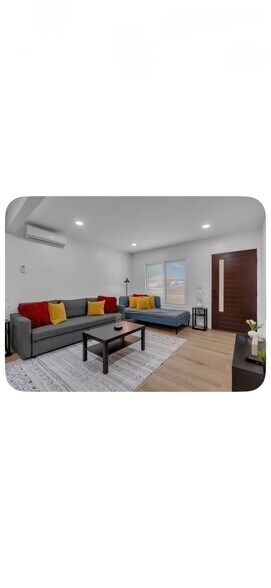 Building Photo - 15114 Orange Ave