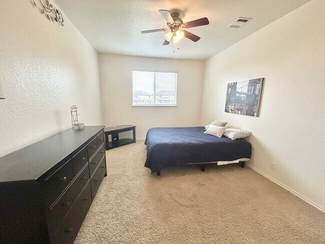 Building Photo - 5 BED/3 BATH GORGEOUS HOUSE FOR LEASE! AVA...