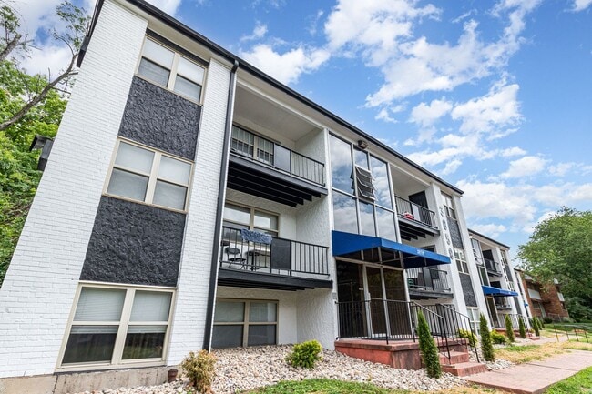 Building Photo - 3858 Washington Ave