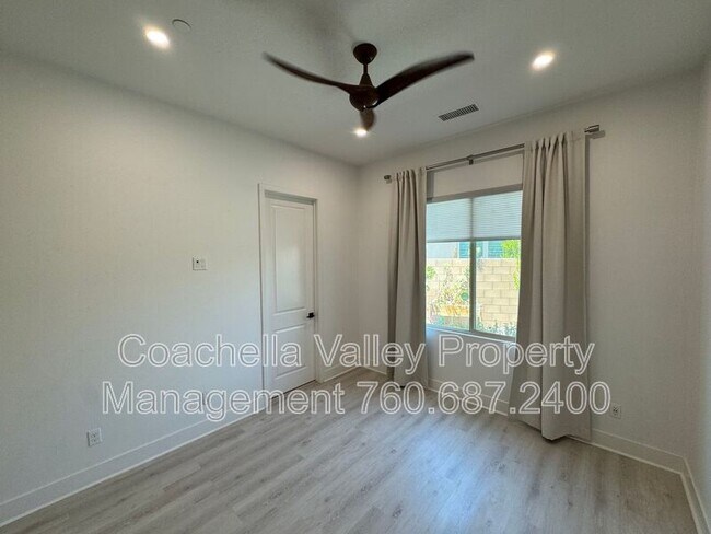 Building Photo - 74635 Tesla Dr