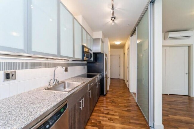 Building Photo - 1 bedroom in Seattle WA 98121