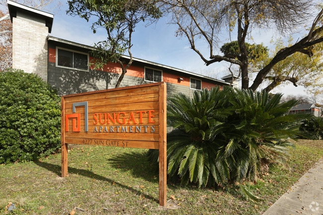 Building Photo - Sungate Apartments