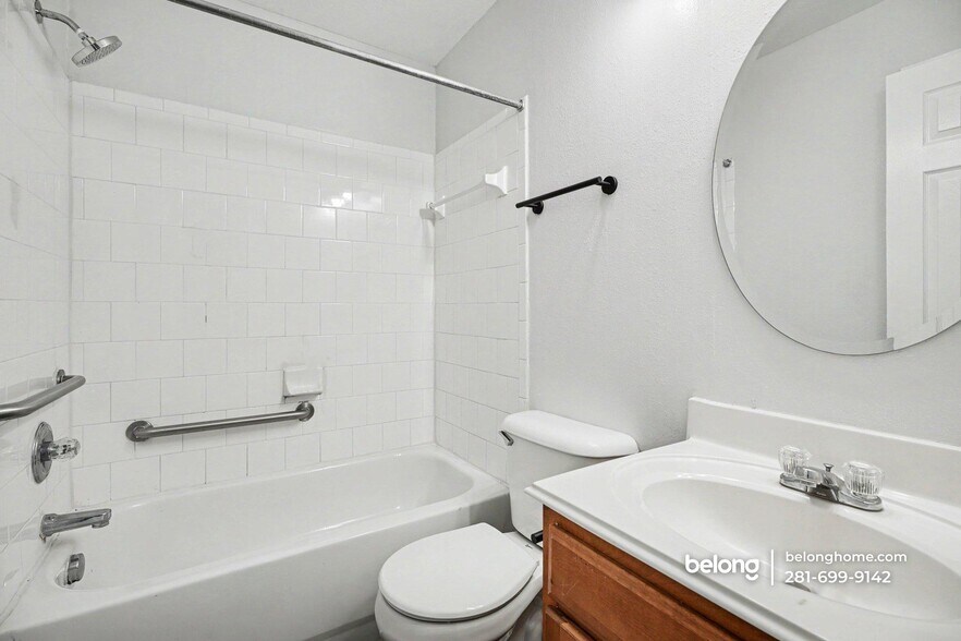 Building Photo - 5049 Hauna Ln