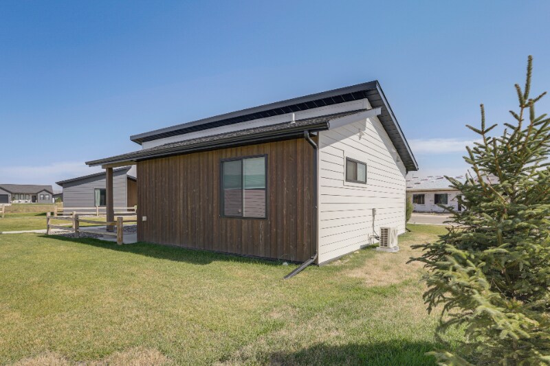 Building Photo - 1403 Windsor Dr