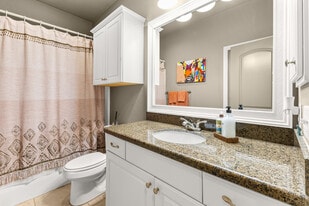Building Photo - 3825 Silverthorne Ln