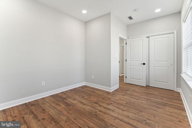 Building Photo - 48 Evergreen Ln