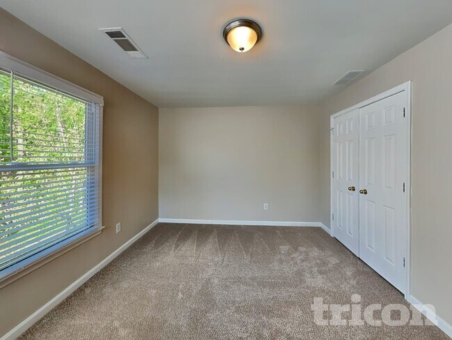 Building Photo - 4390 Pinewalk Dr