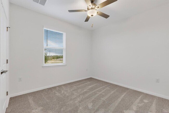 Building Photo - 1204 Purple Martin Dr
