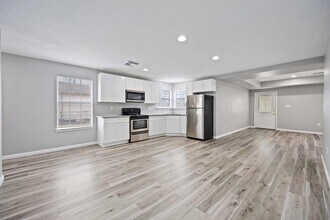 Building Photo - 1728 Connorvale Rd