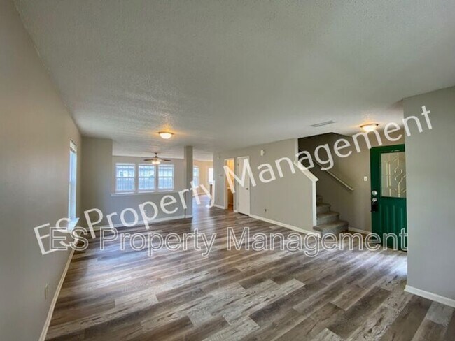 Building Photo - 2180 Shadowbrook Dr