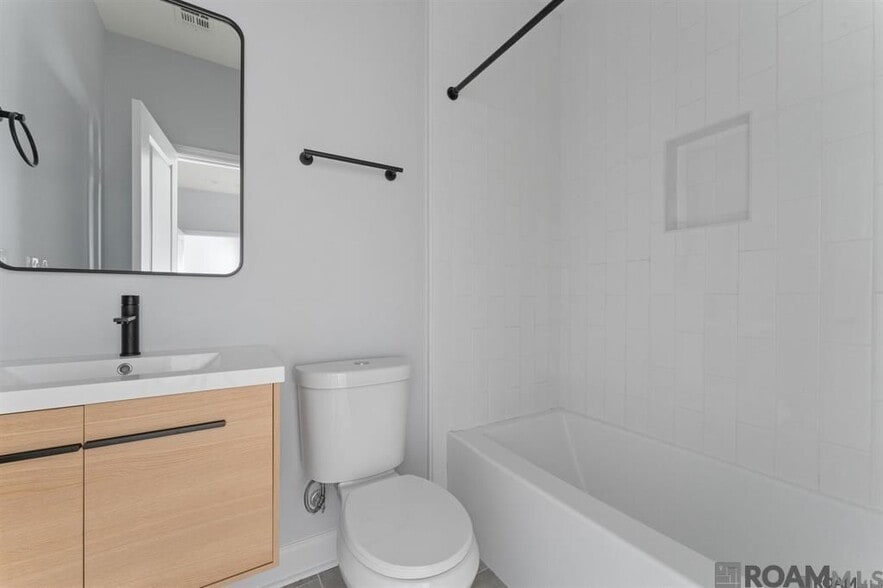 Building Photo - 1714 Tricou St