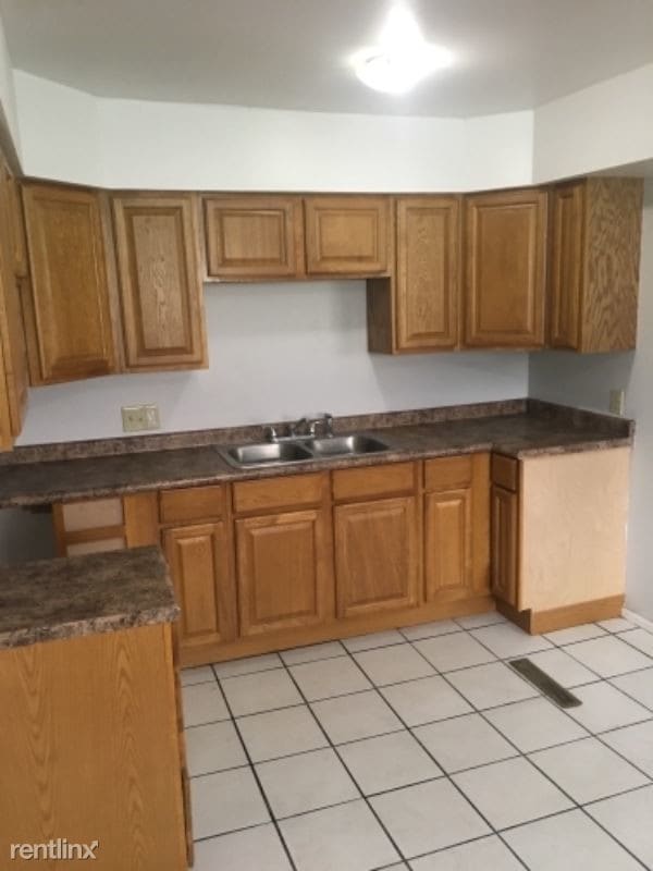 Building Photo - 2 br, 1 bath Apartment - 2845 E University St