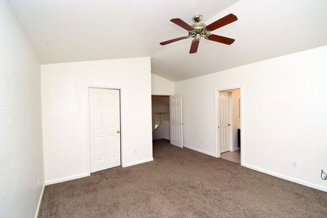 Building Photo - Caughlin Ranch Beauty Clean and Comfortable and Close to Shopping