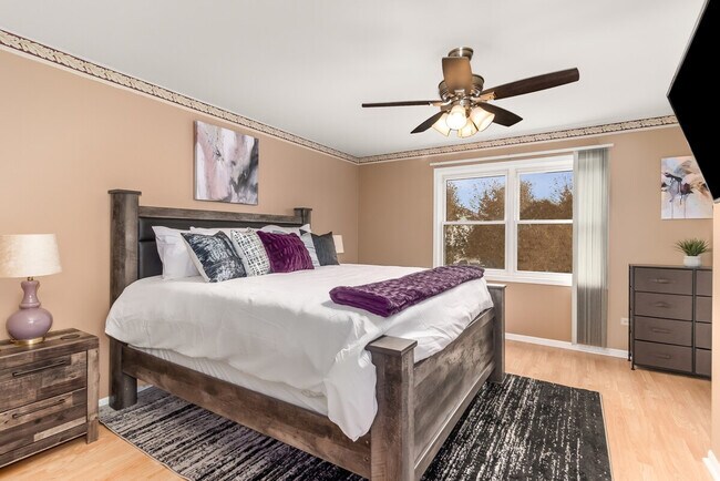 Building Photo - 1201-1203-1203 Johnston Dr