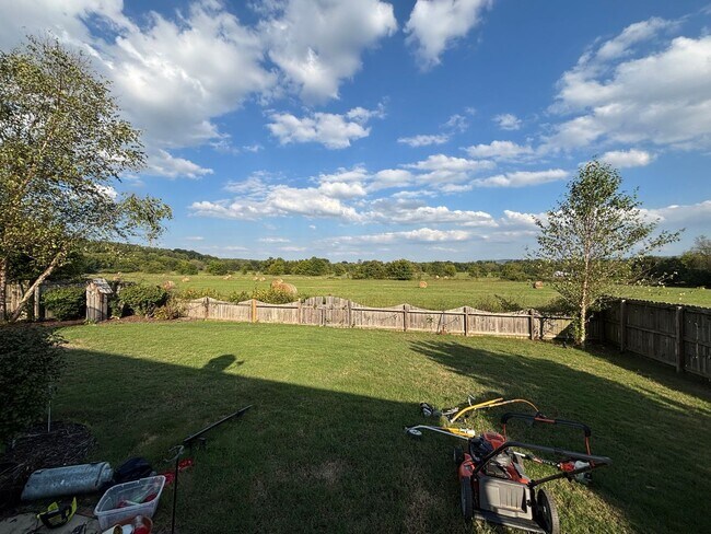 Building Photo - Available Now! Beautiful 3-Bedroom, 2-Bath...
