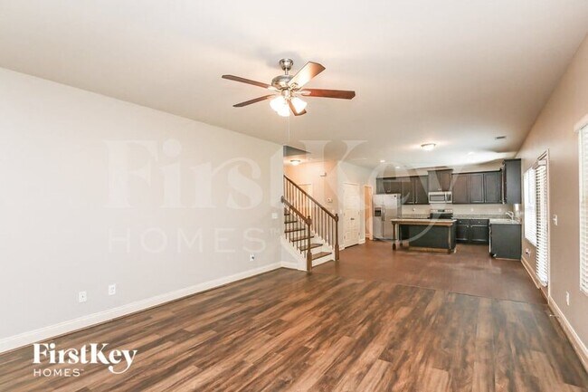 Building Photo - 835 Sassafras Ln