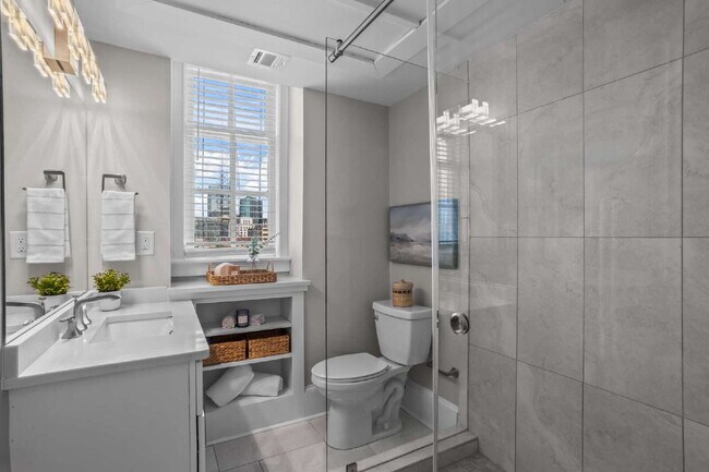 Building Photo - "Modern Comfort Awaits: Spacious 2-Bed, 2-Bath Condo with Elegance in the Heart of Atlanta"