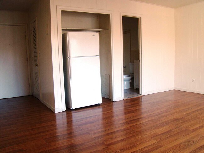 Building Photo - 347 Hooker Ave