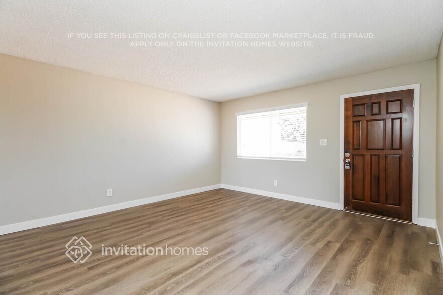 Building Photo - 1205 W El Alba Way